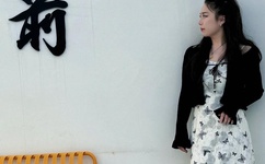 迷你裙美女警官